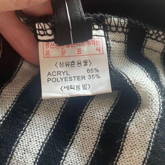 J&M Black & White Striped Sweater Sheer Pleated Back sz 42 - Picture 9 of 9